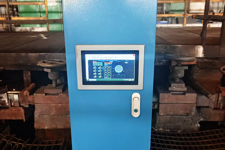 683045df09bac.jpg 軋鋼測徑儀自帶屏幕.jpg